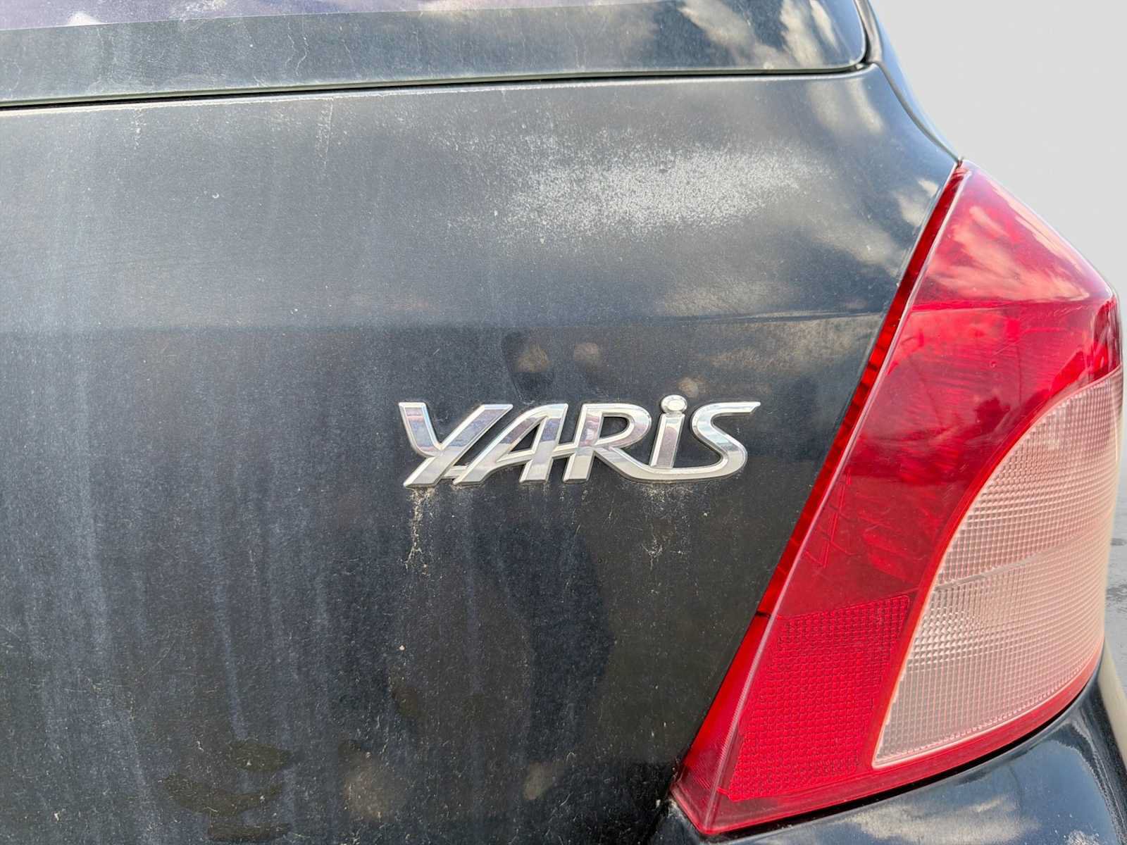 Used 2007 Toyota Yaris 2-Door Hatchback FWD image 7
