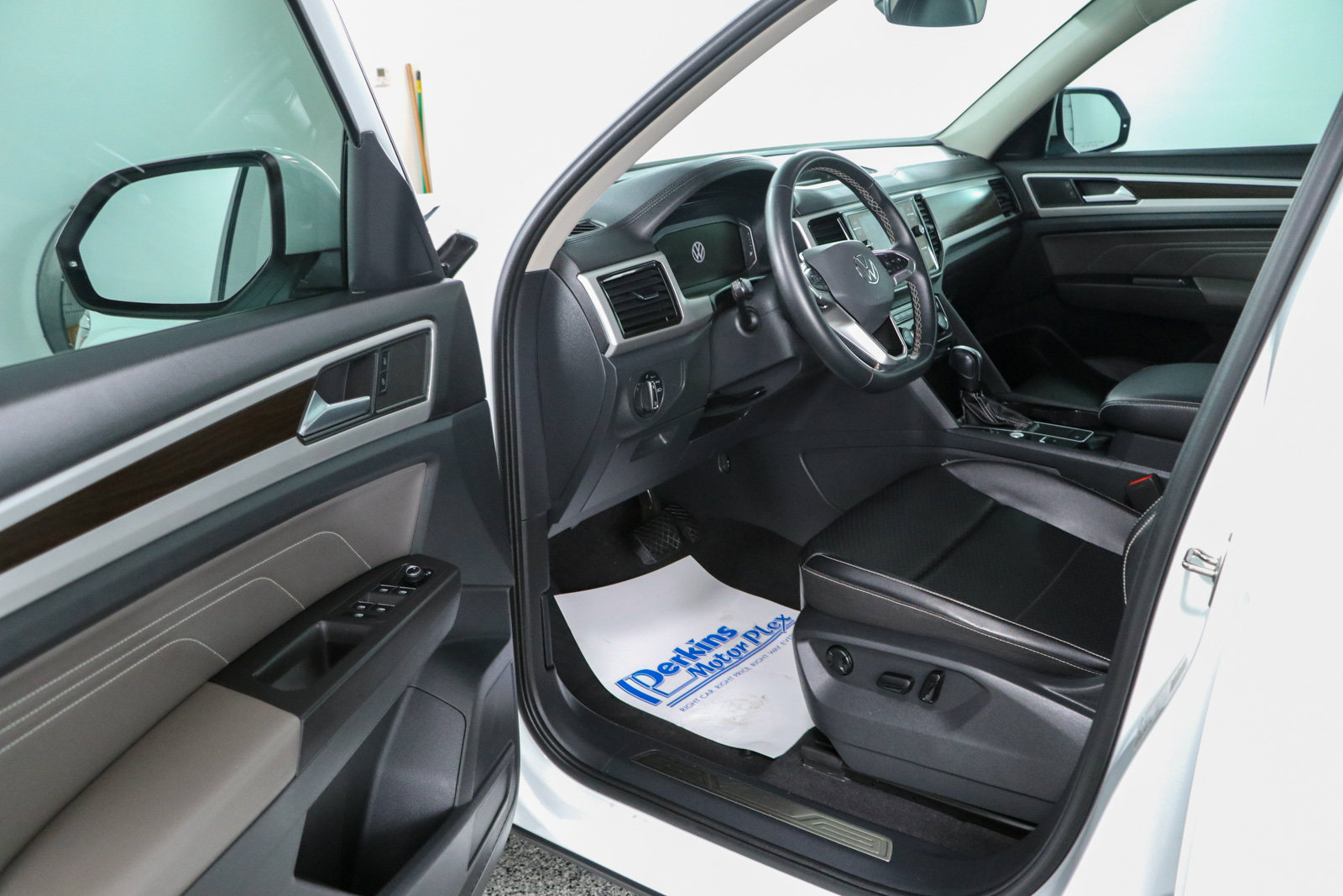 Used 2022 Volkswagen Atlas SE FWD image 3