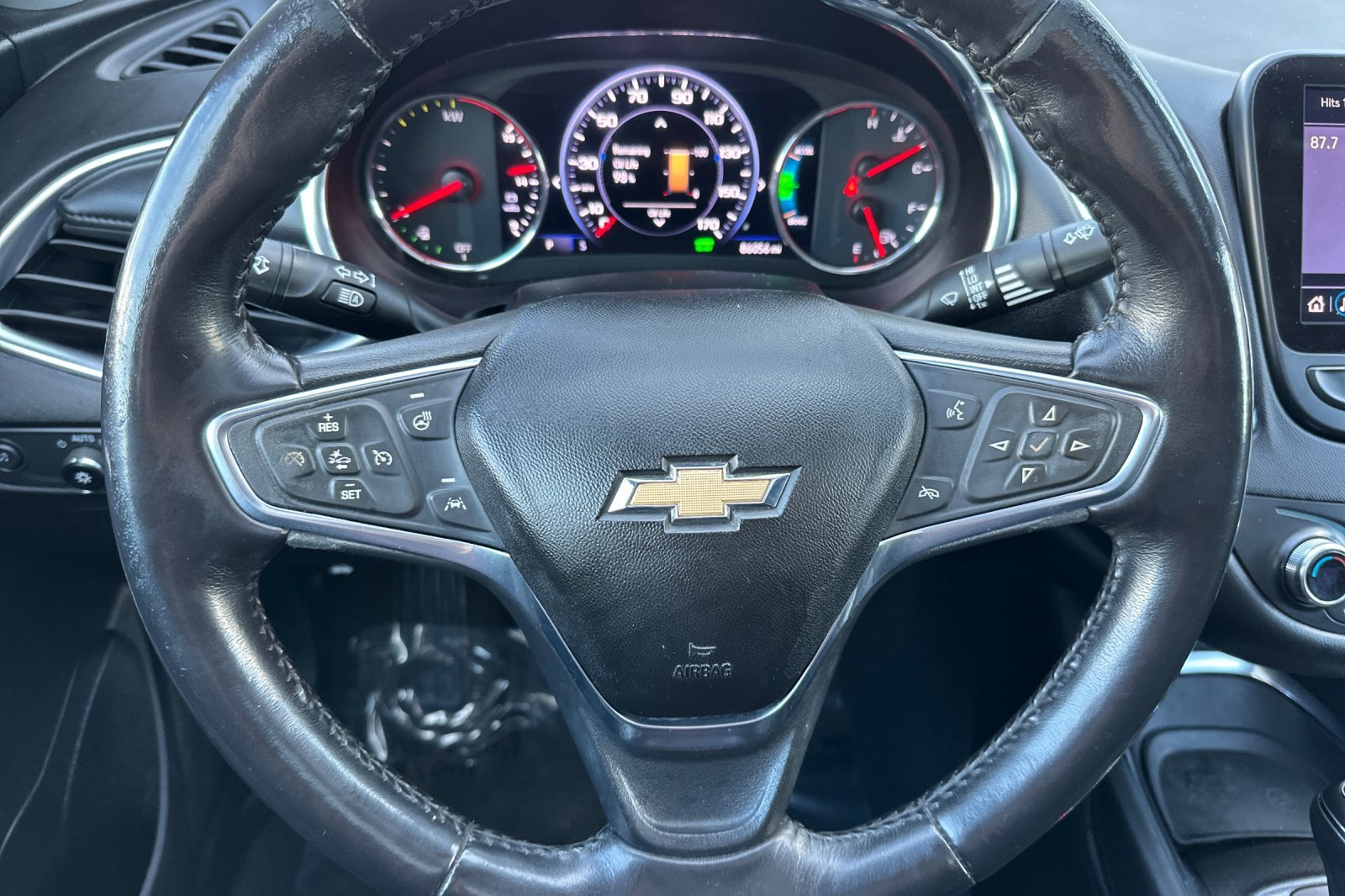 Used 2019 Chevrolet Malibu Hybrid w/ Leather Package image 24