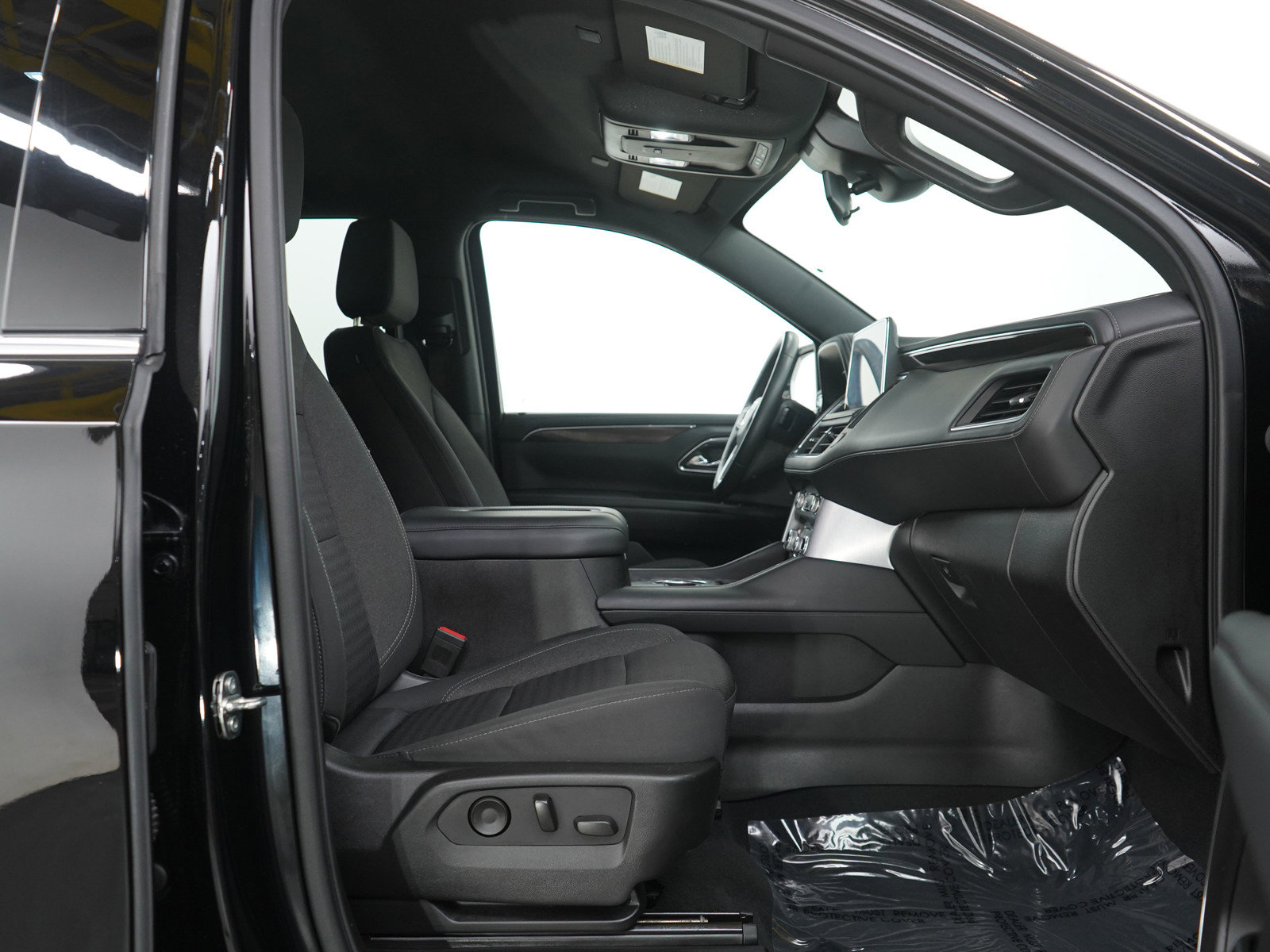 Used 2023 GMC Yukon XL SLE AWD/4WD image 11