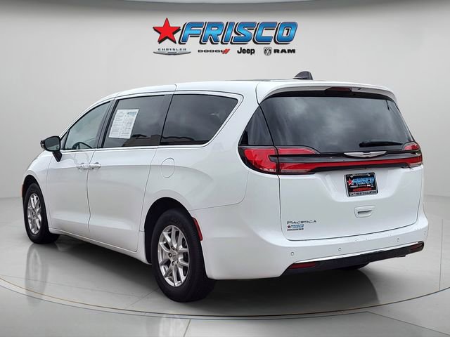 Used 2025 Chrysler Pacifica Select FWD image 5