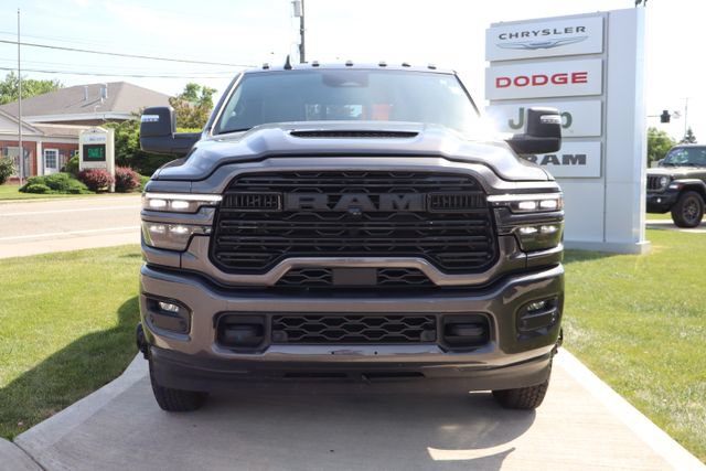 Used 2025 RAM 3500 Laramie AWD/4WD image 7