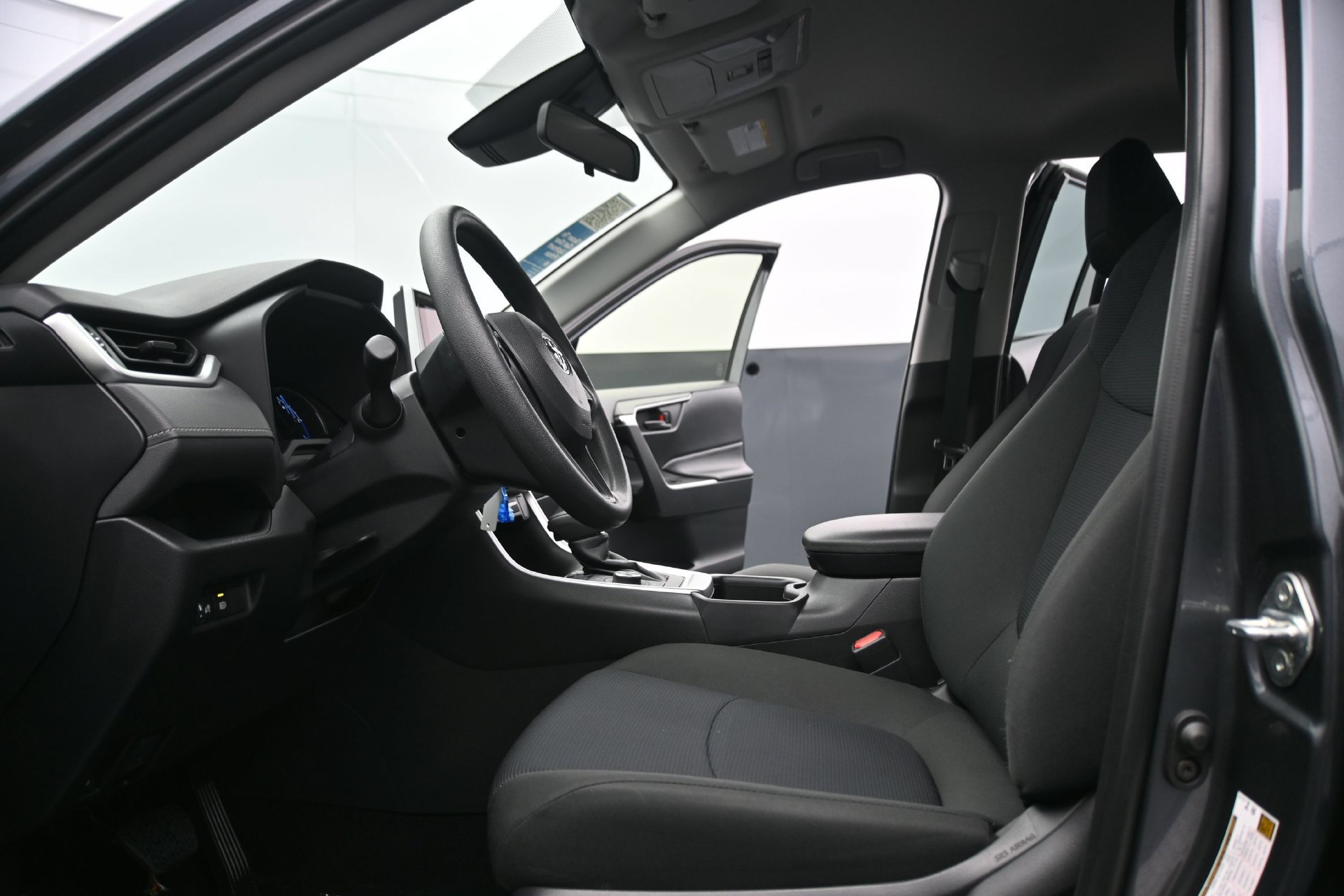 Used 2025 Toyota RAV4 LE AWD/4WD image 19