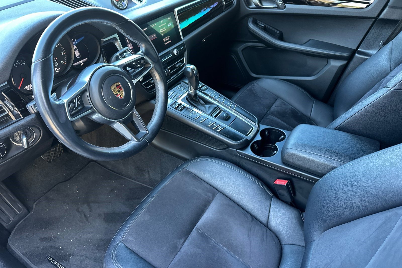 Used 2020 Porsche Macan AWD/4WD image 11