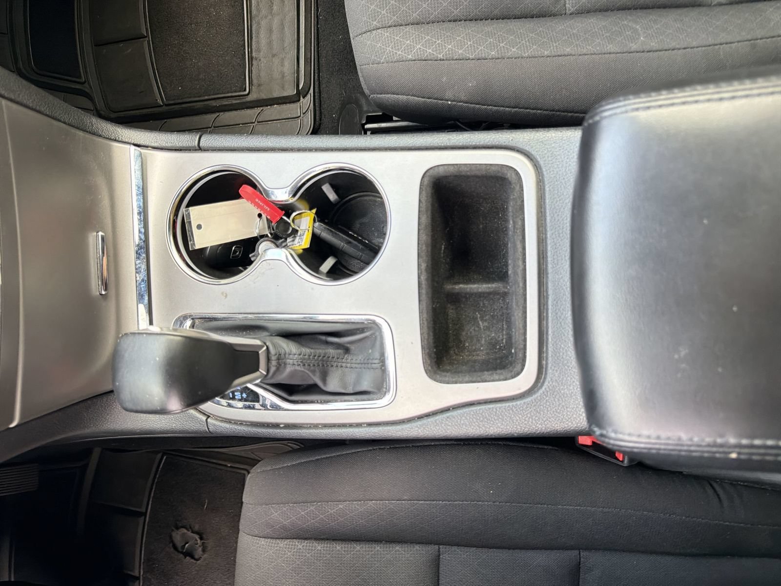 Used 2019 Jeep Grand Cherokee Laredo AWD/4WD image 21