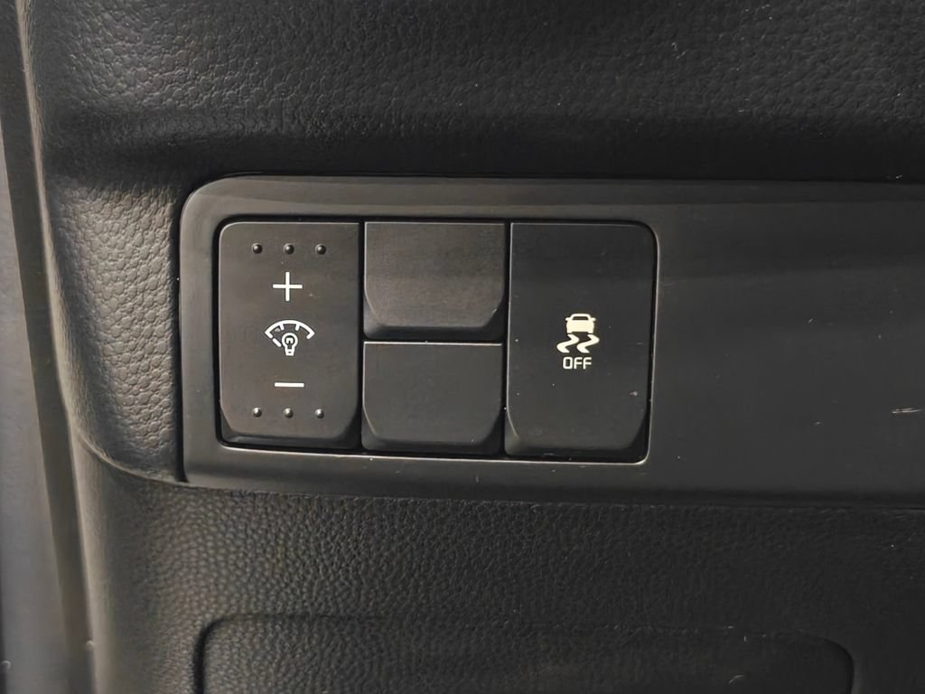 Used 2017 Kia Soul + w/ Designer's Package FWD image 12
