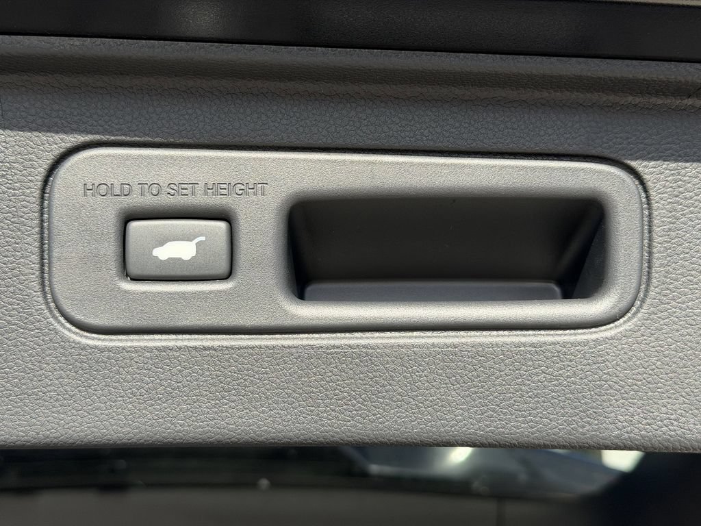 New 2025 Honda Pilot Touring image 10