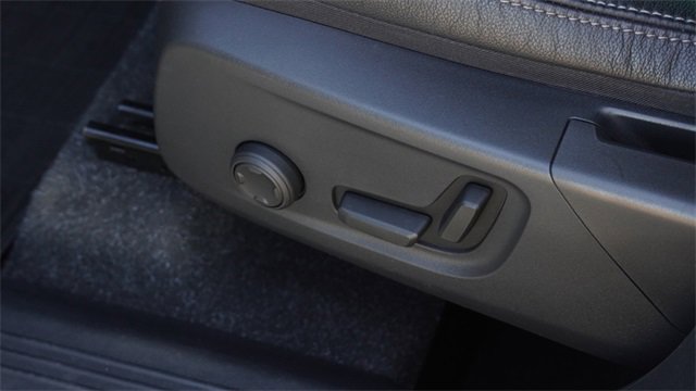 Used 2021 Volvo XC40 T5 Inscription w/ Advanced Package image 21