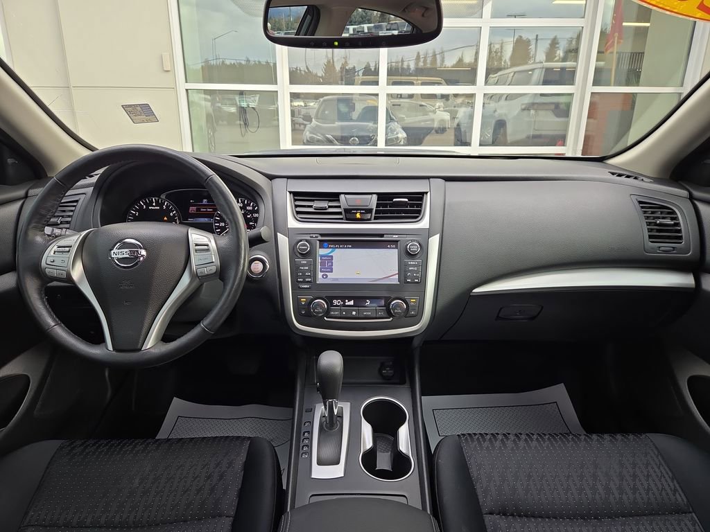 Used 2016 Nissan Altima 2.5 SV w/ Convenience Package image 18