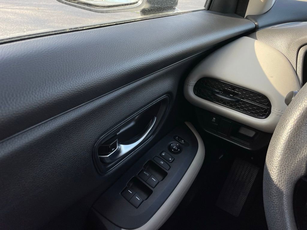 Certified 2024 Honda HR-V LX image 22