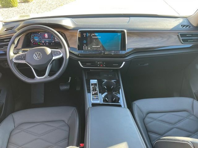 Used 2025 Volkswagen Atlas SE image 12