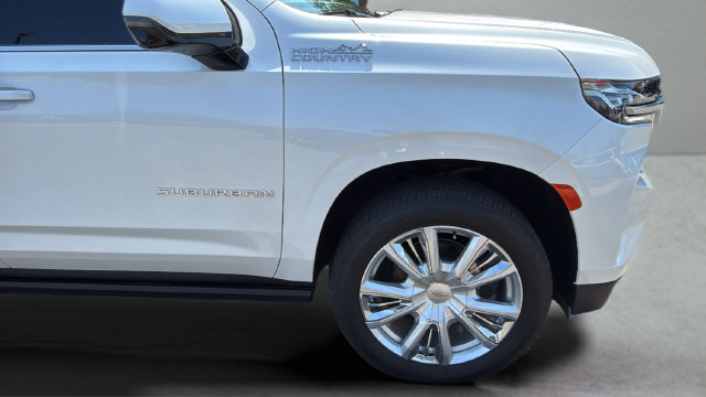 Used 2024 Chevrolet Suburban High Country AWD/4WD image 38