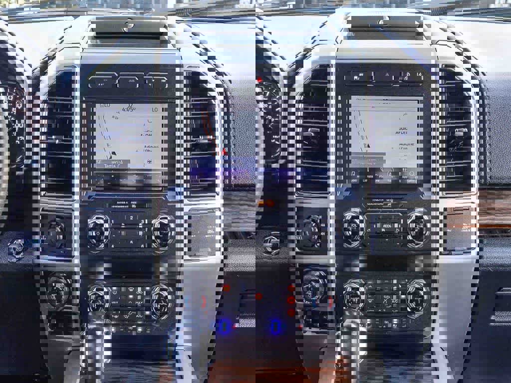 Used 2020 Ford F150 Lariat w/ Equipment Group 502A Luxury image 11