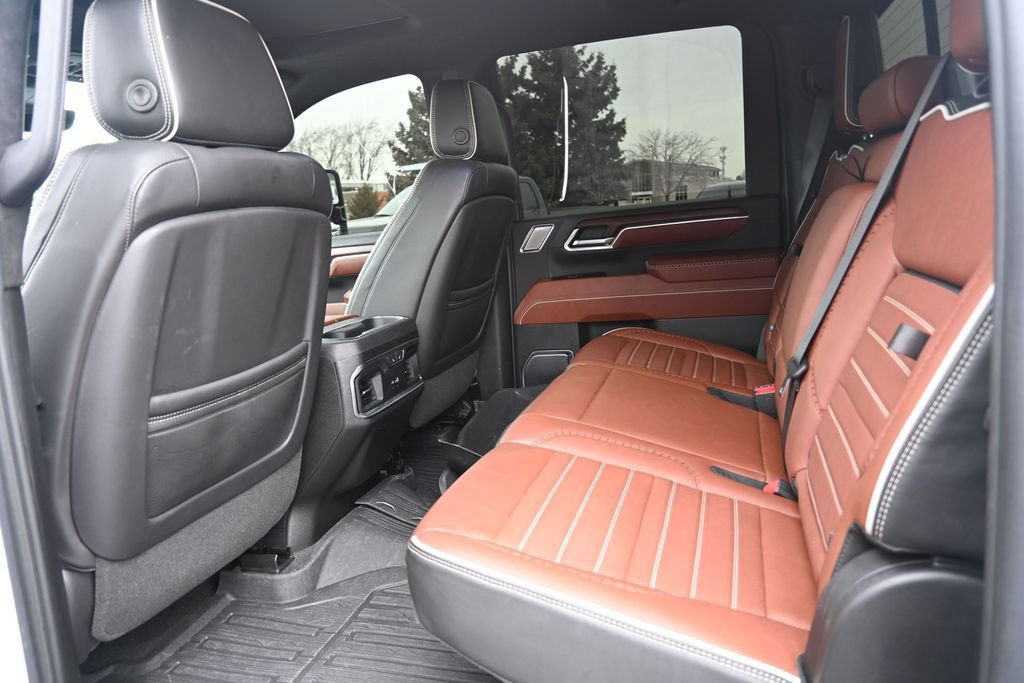 Used 2024 GMC Sierra 3500 Denali Ultimate AWD/4WD image 19