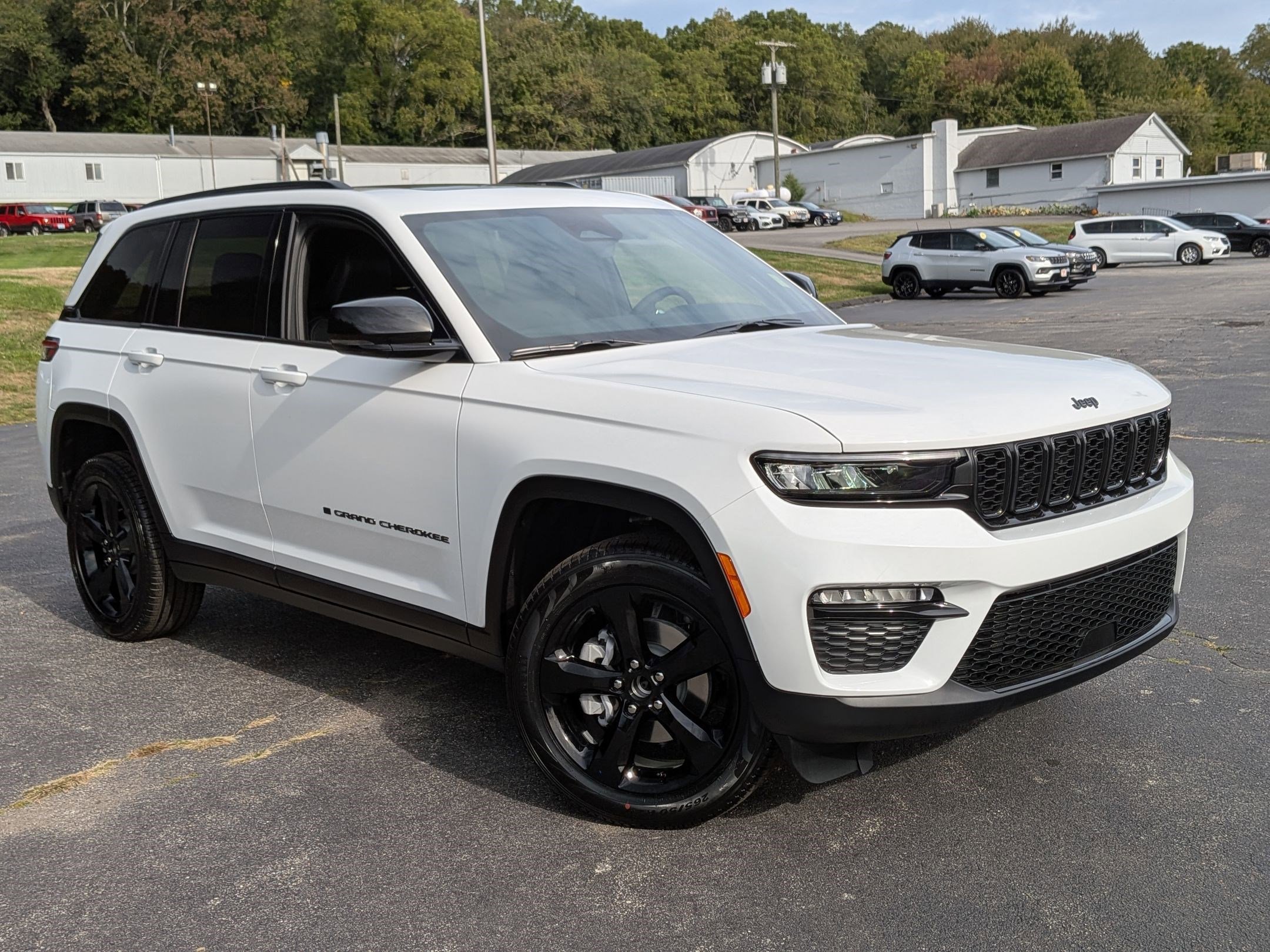 New 2025 Jeep Grand Cherokee Limited w/ Black Appearance Package image 2