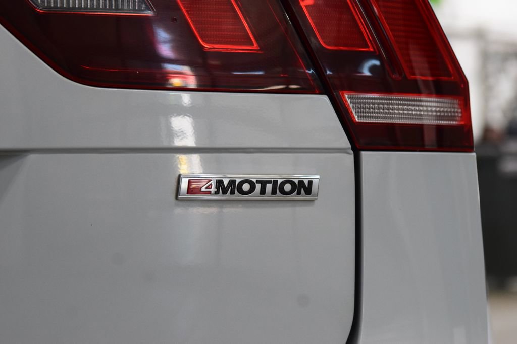 Used 2019 Volkswagen Tiguan SE w/ Panoramic Sunroof Package AWD/4WD image 19