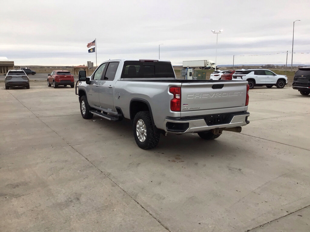 Used 2020 Chevrolet Silverado 3500 LT w/ Convenience Package image 3