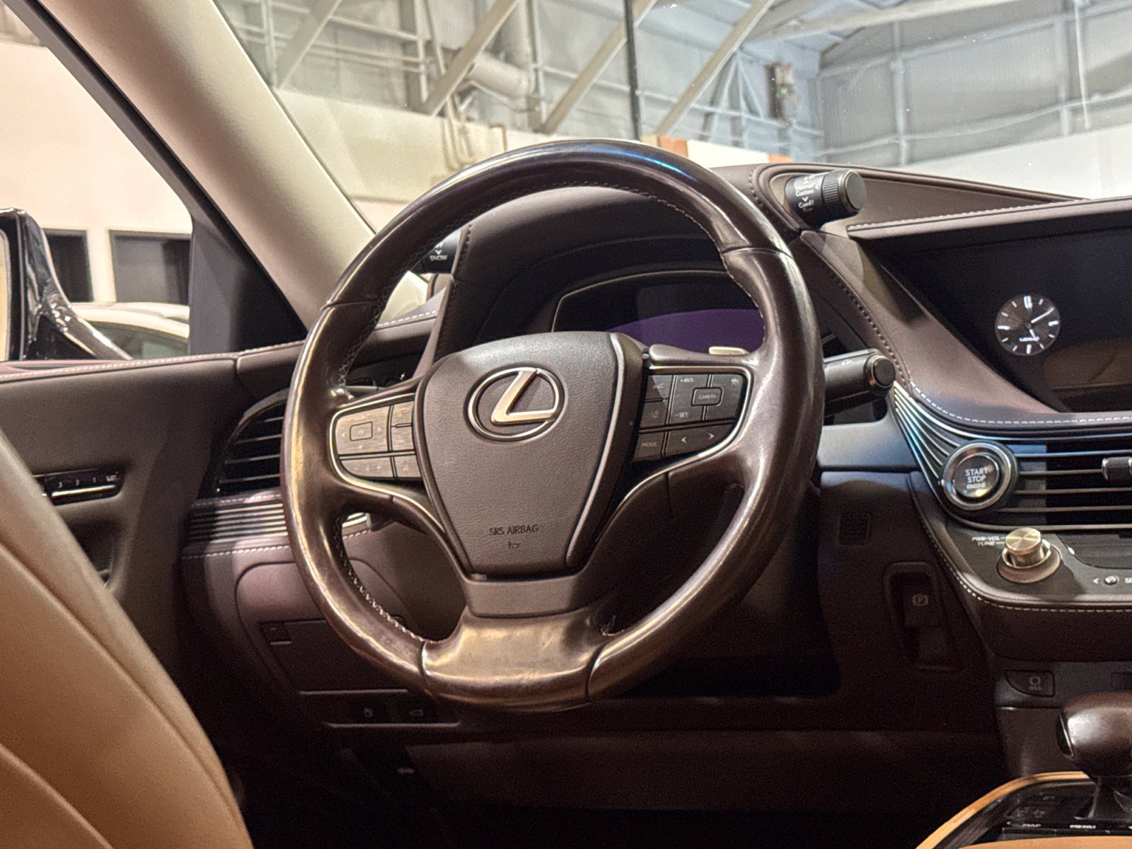 Used 2018 Lexus LS 500 w/ Accessory Package (Z2) RWD image 40