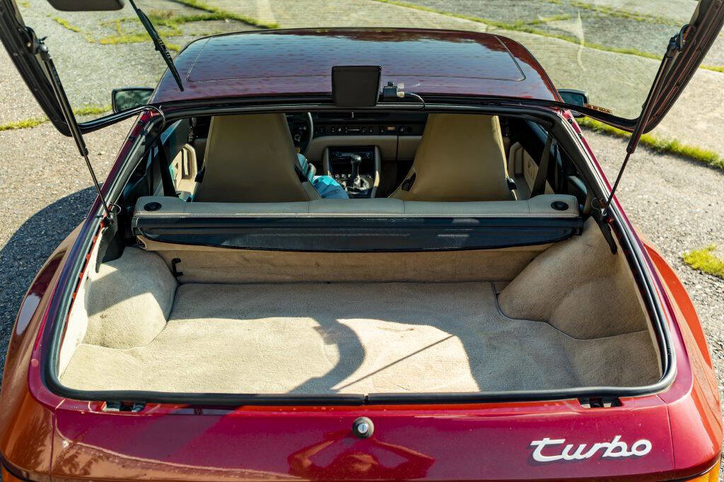 Used 1986 Porsche 944 Turbo image 33