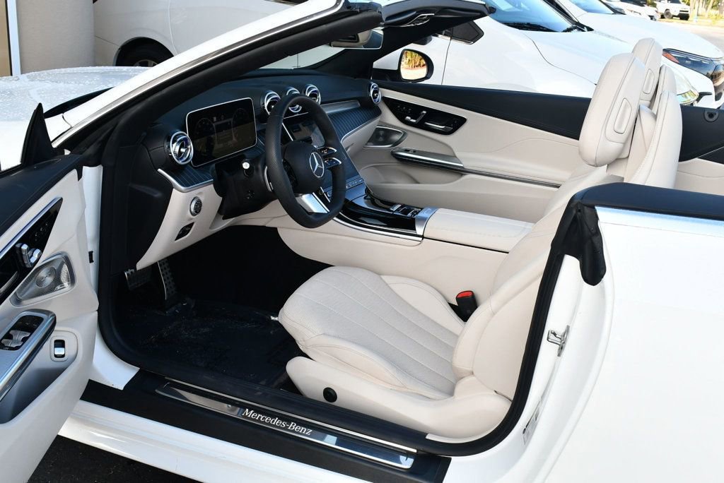 Used 2024 Mercedes-Benz CLE 450 4MATIC Cabriolet image 15