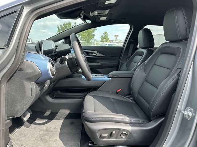 New 2025 Chevrolet Equinox EV LT image 18