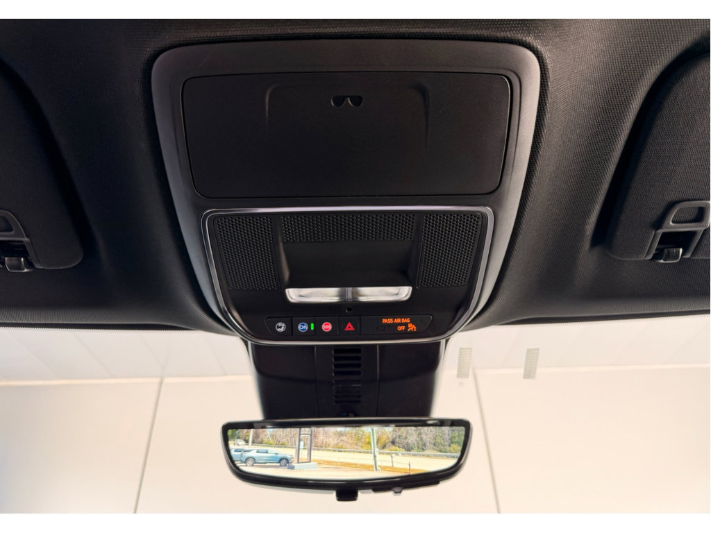 Used 2026 Chevrolet Traverse RS image 20