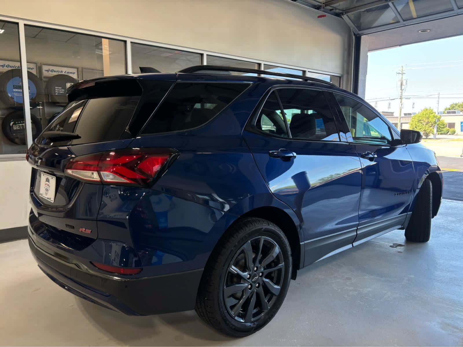 Used 2022 Chevrolet Equinox RS AWD/4WD image 8