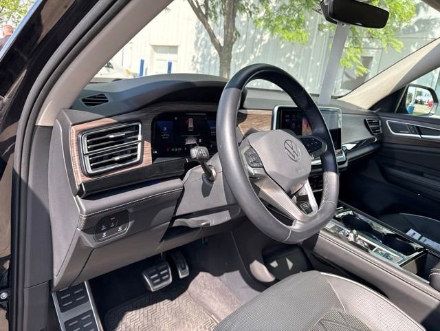 Used 2024 Volkswagen Atlas SEL Premium R-Line AWD/4WD image 9