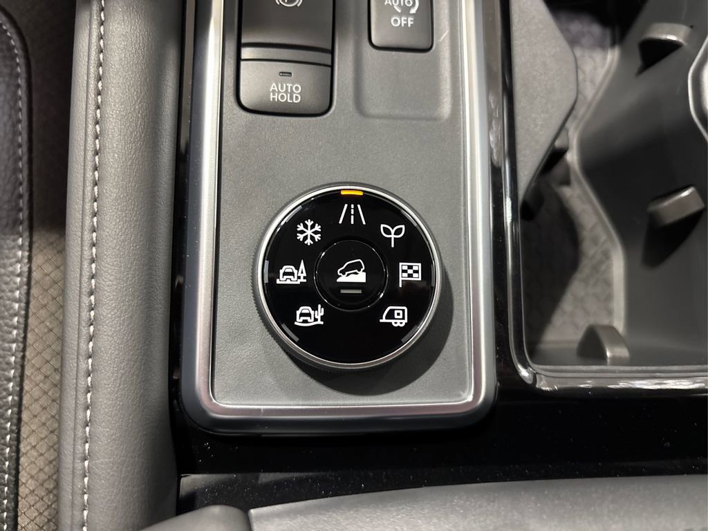 New 2025 Nissan Pathfinder SL image 38