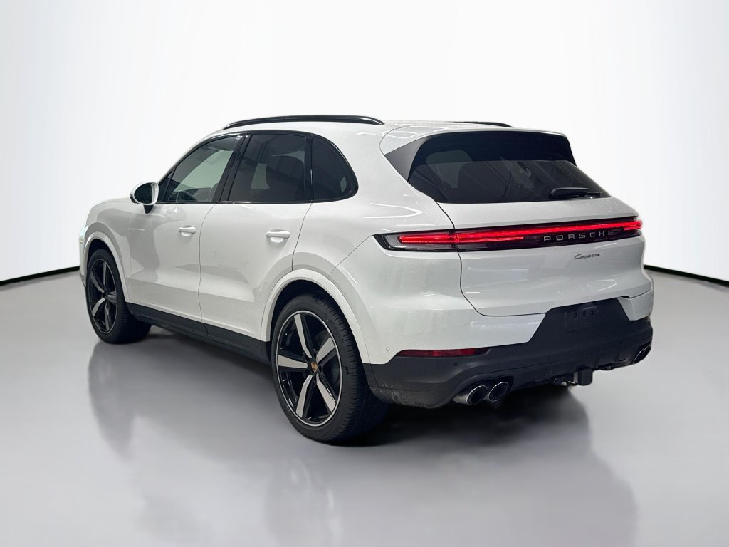 Certified 2025 Porsche Cayenne AWD/4WD image 3