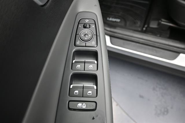 Used 2023 Hyundai Santa Fe Limited AWD/4WD image 6