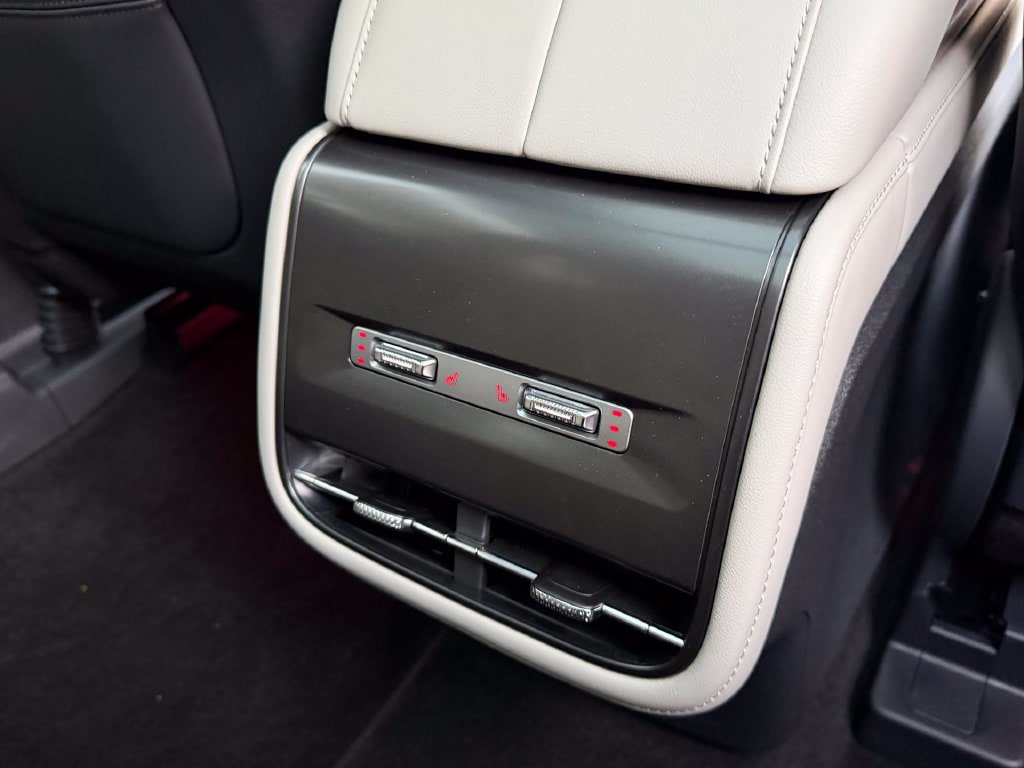 New 2026 Lincoln Nautilus Reserve w/ Jet Appearance Package AWD/4WD image 10