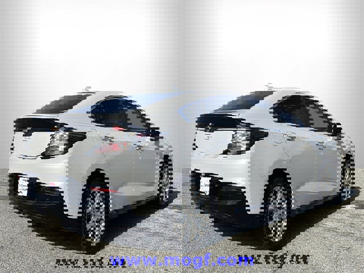 Used 2018 Chevrolet Volt Premier w/ Driver Confidence Package image 3