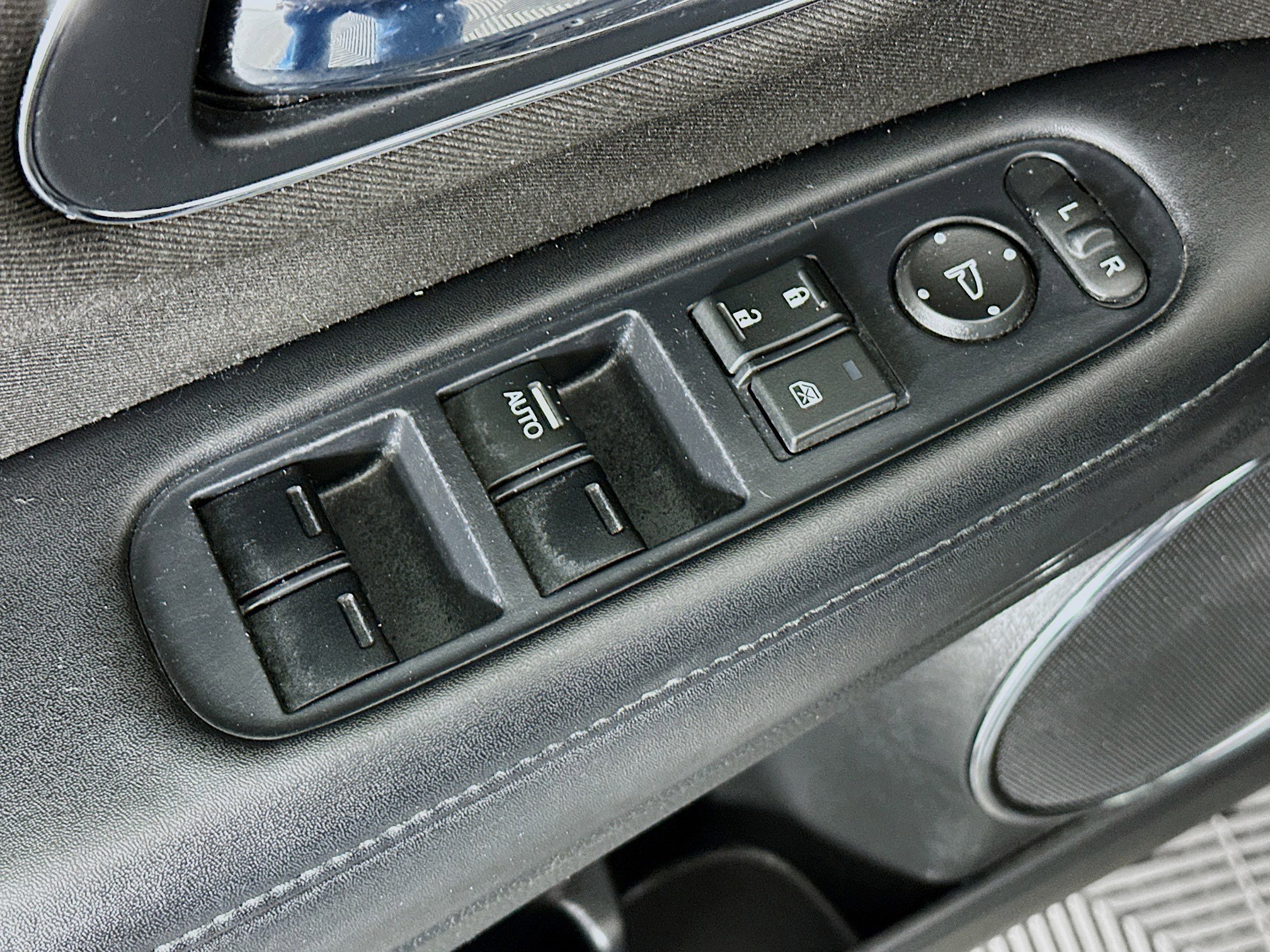 Used 2018 Honda HR-V EX image 15