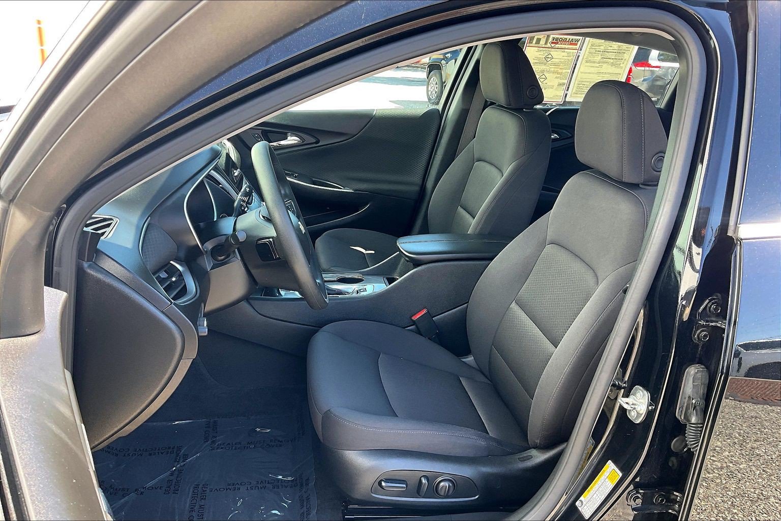 Used 2025 Chevrolet Malibu LT FWD image 29