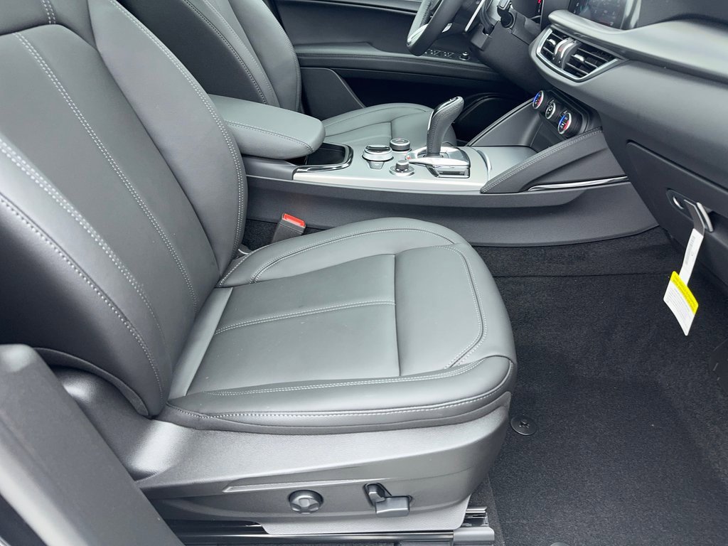 New 2025 Alfa Romeo Stelvio Sprint w/ Convenience Package image 43