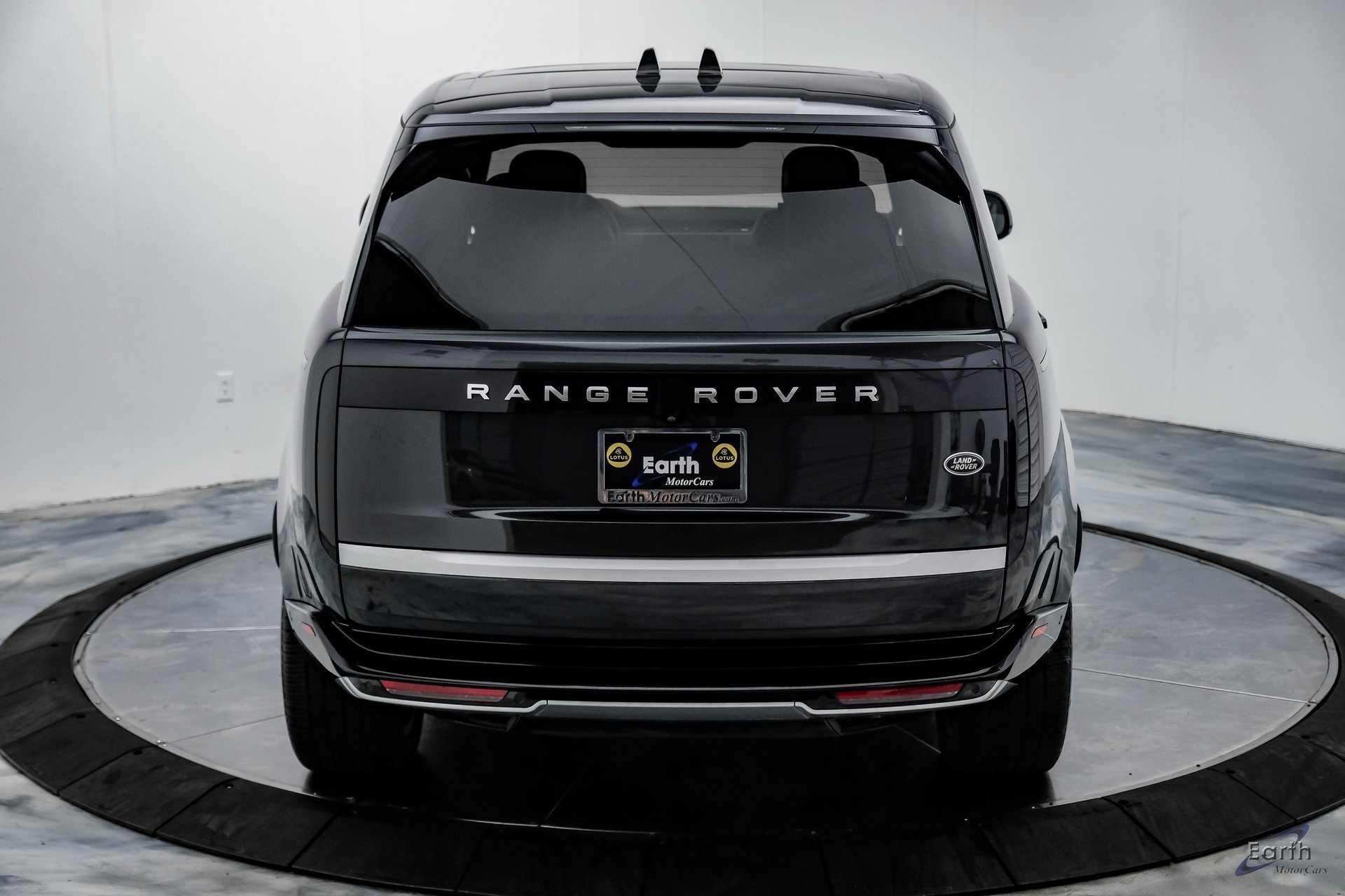 Used 2023 Land Rover Range Rover Autobiography image 11