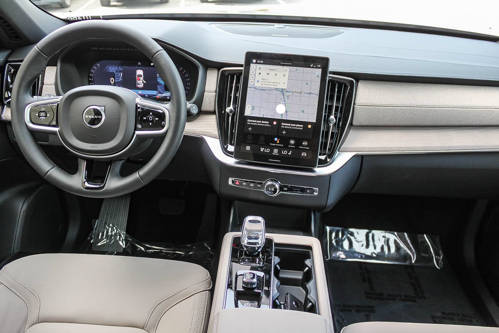New 2026 Volvo XC90 B6 Plus w/ Protection Package Premier AWD/4WD image 13
