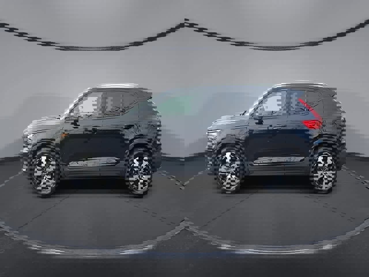 Used 2020 Volvo XC40 T5 Momentum image 5