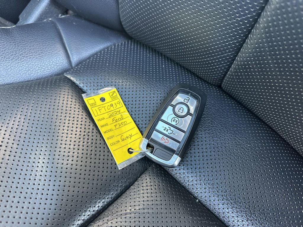 Used 2022 Ford F250 Lariat w/ Black Appearance Package image 36