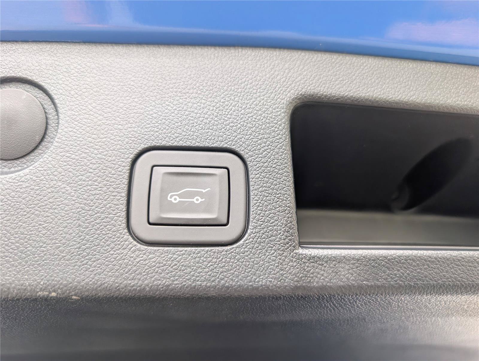 Used 2025 Chevrolet Equinox ACTIV w/ Convenience Package III AWD/4WD image 13
