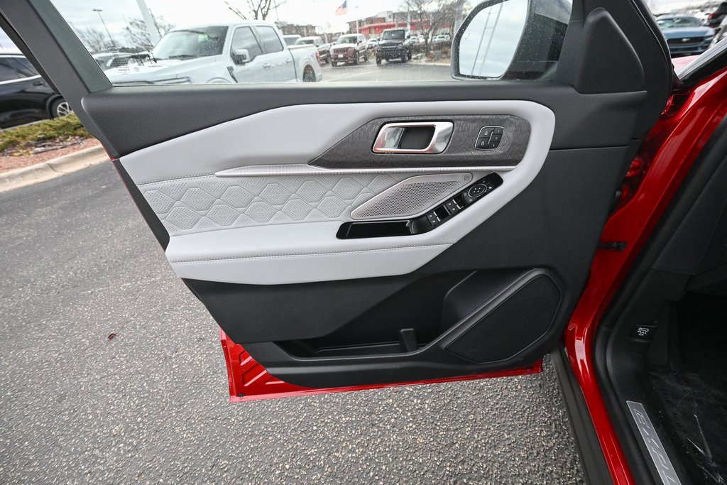 New 2026 Ford Explorer Platinum w/ LUX Leather Package image 17