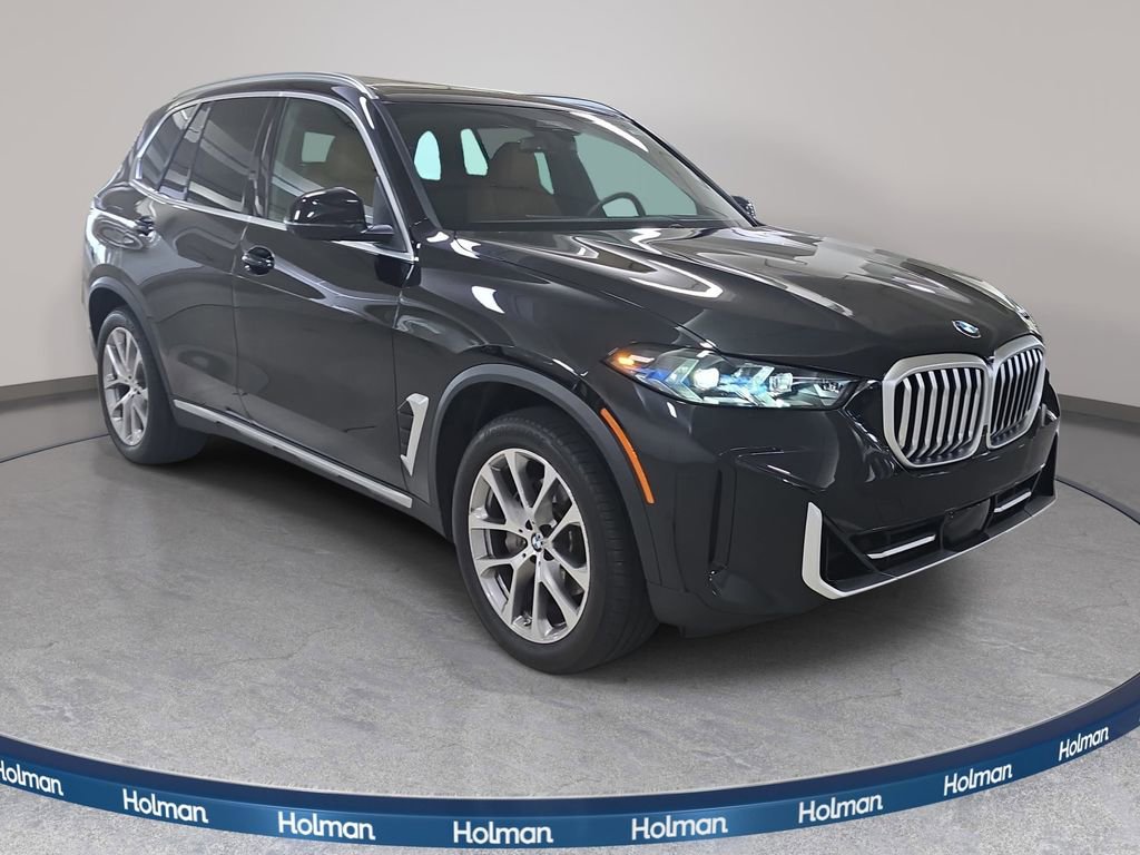Used 2024 BMW X5 sDrive40i w/ Premium Package image 3