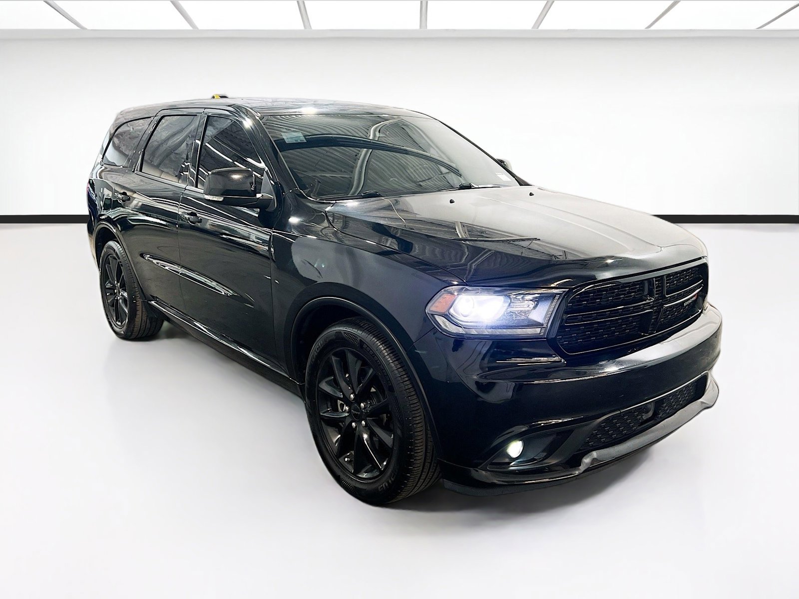 Used 2017 Dodge Durango R/T w/ Technology Group AWD/4WD image 3