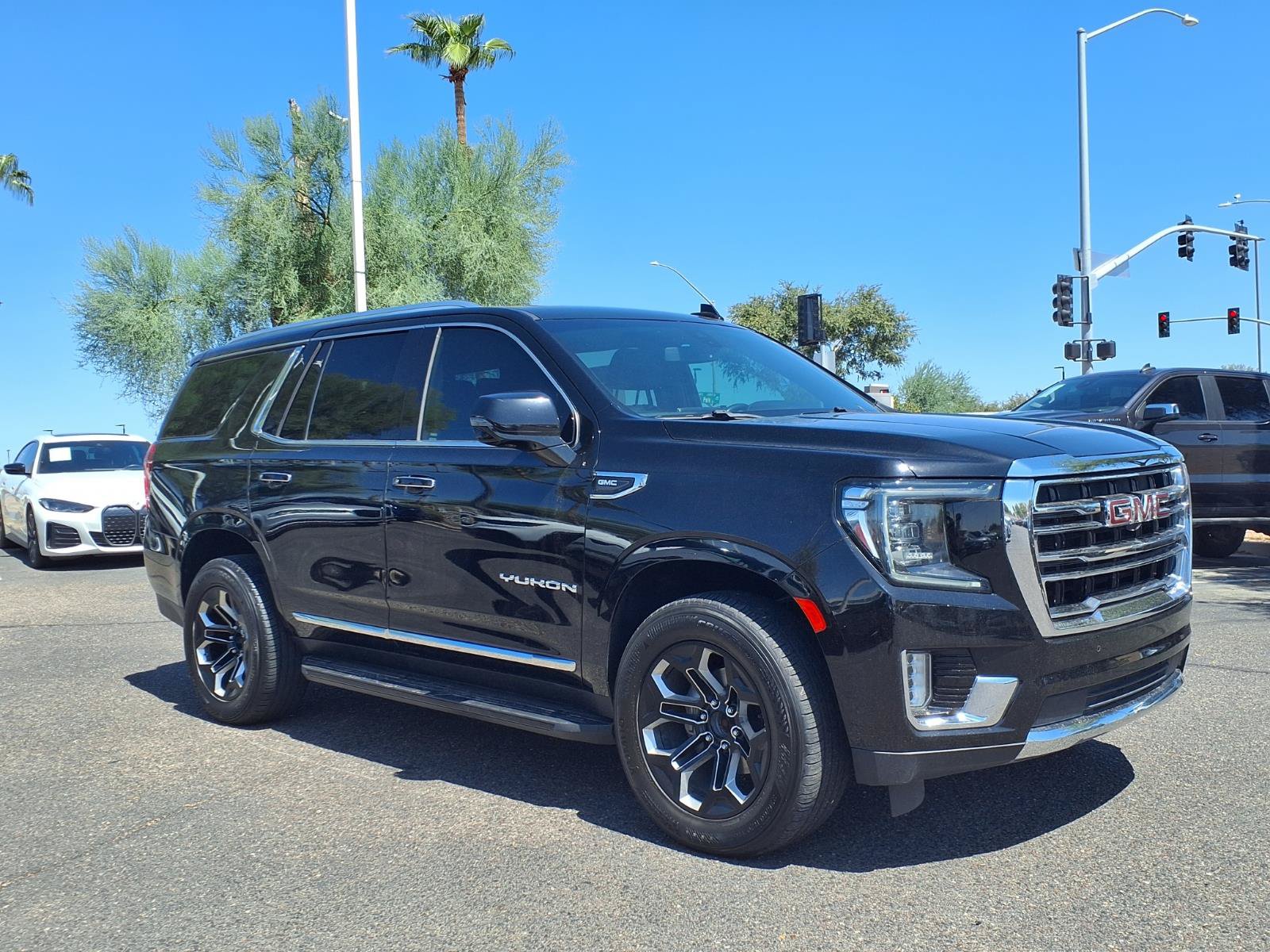 Used 2021 GMC Yukon SLT w/ SLT Luxury Plus Package AWD/4WD image 3