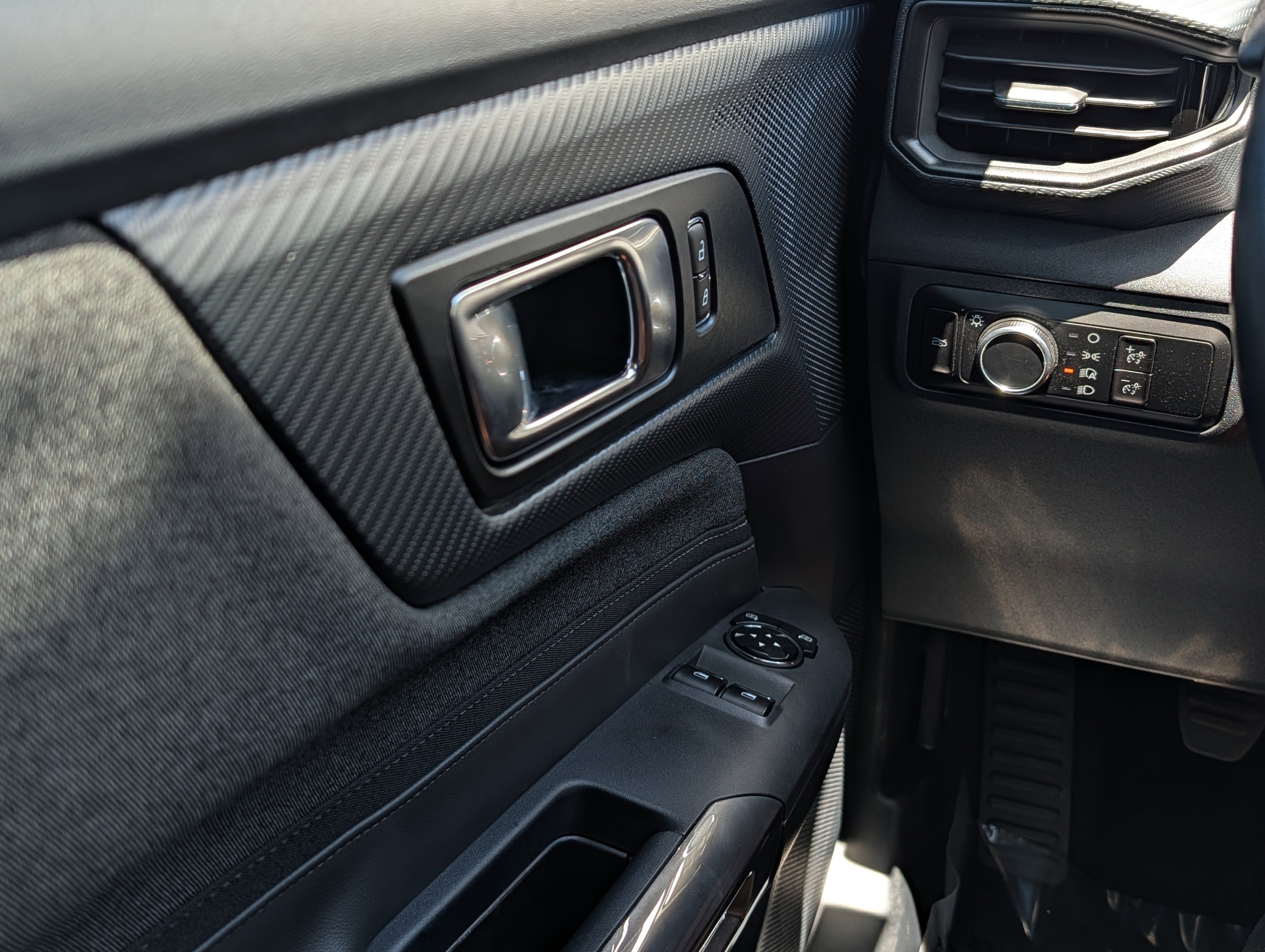 Used 2024 Ford Mustang GT w/ GT Performance Package RWD image 19