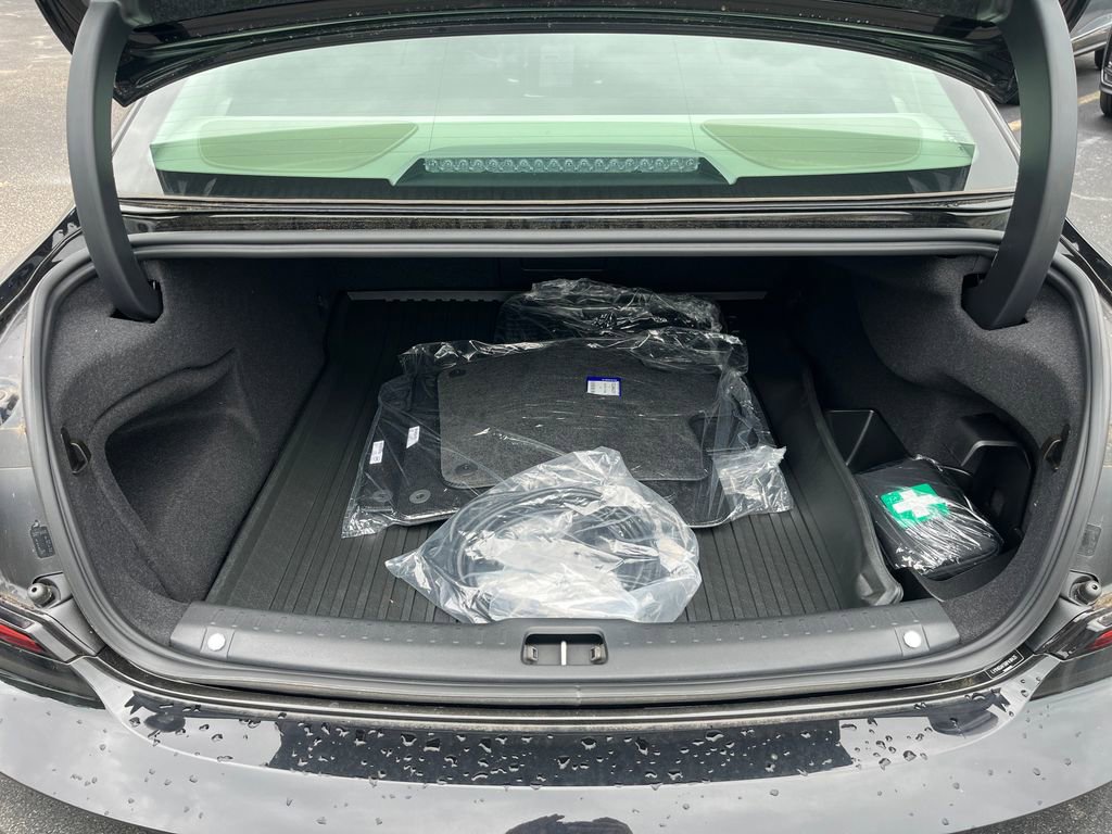 Used 2024 Volvo S90 T8 Ultimate image 28