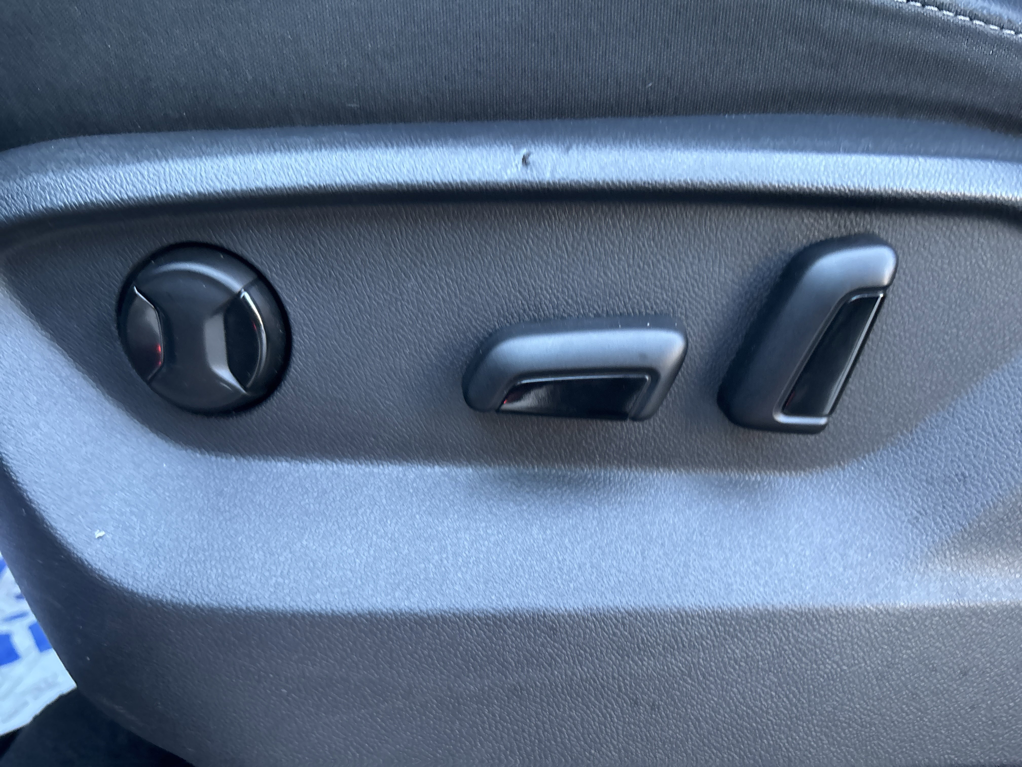 Used 2018 Volkswagen Atlas SE image 19