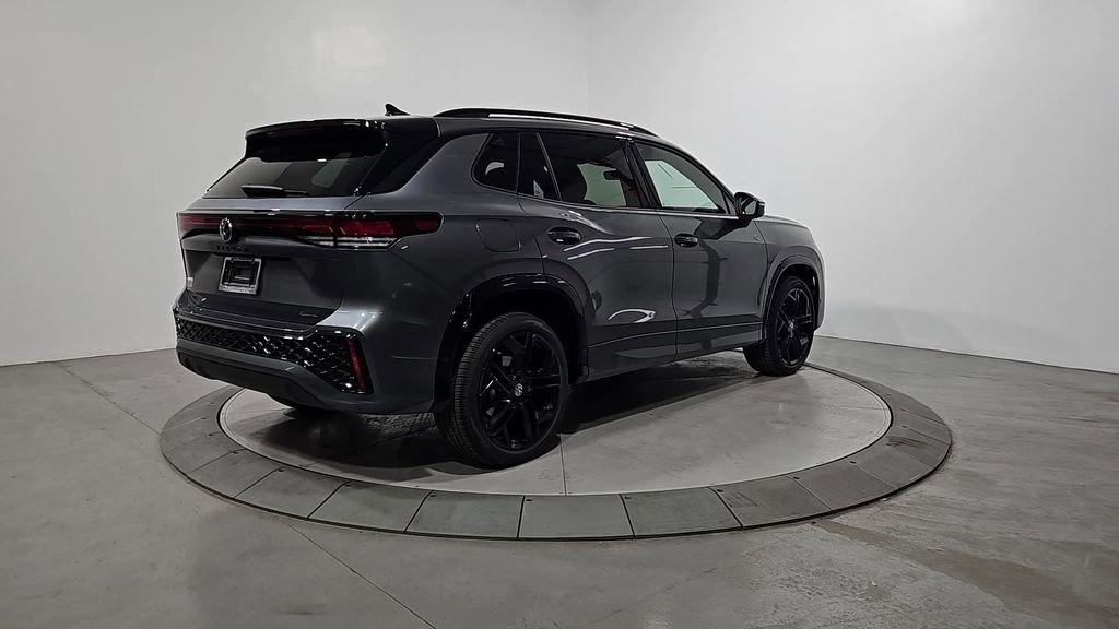 New 2026 Volkswagen Tiguan SE R-Line image 5