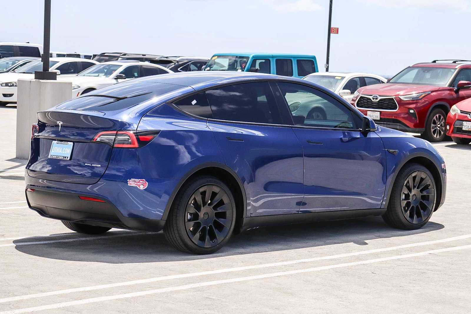 Used 2024 Tesla Model Y Long Range AWD/4WD image 4